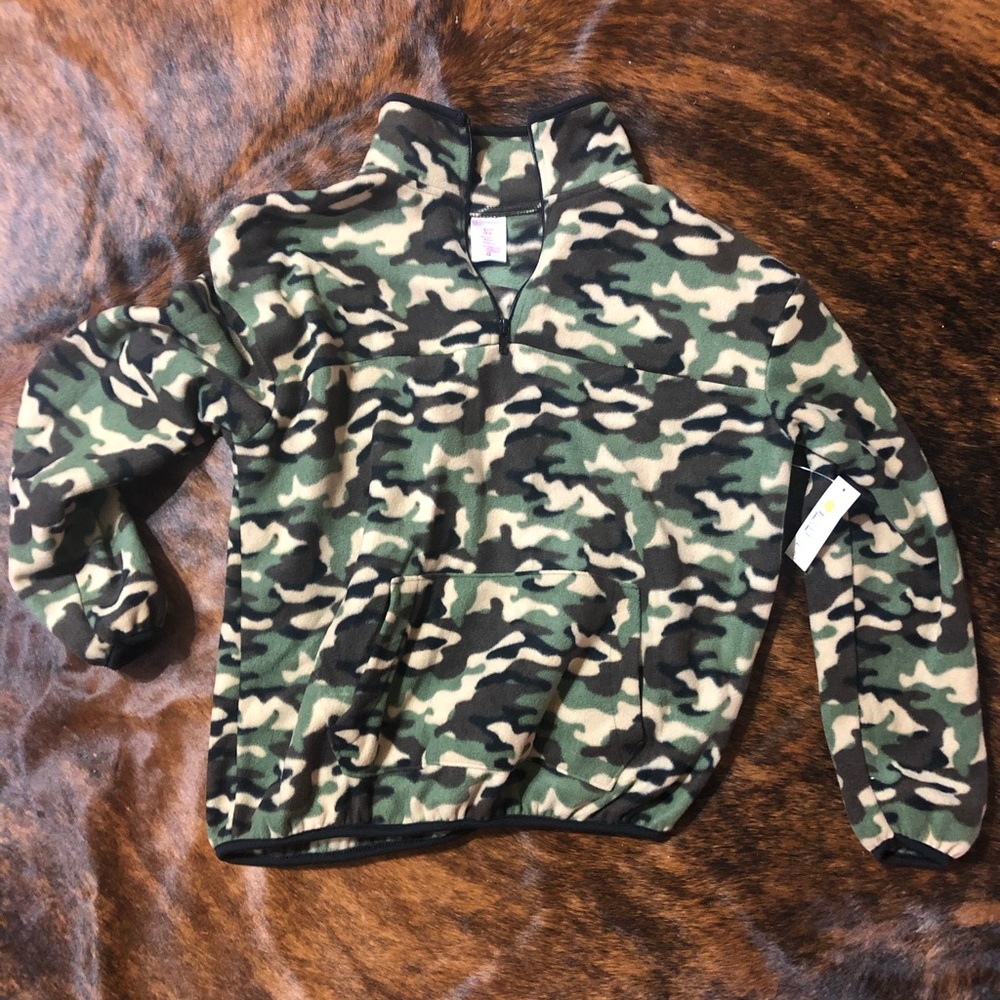 Womens small camo fleece pullover